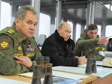 פוטין עם ראשי הצבא [צילום: שירות העיתונות של הקרמלין]